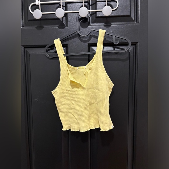 CROP TOP - Picture 1 of 2